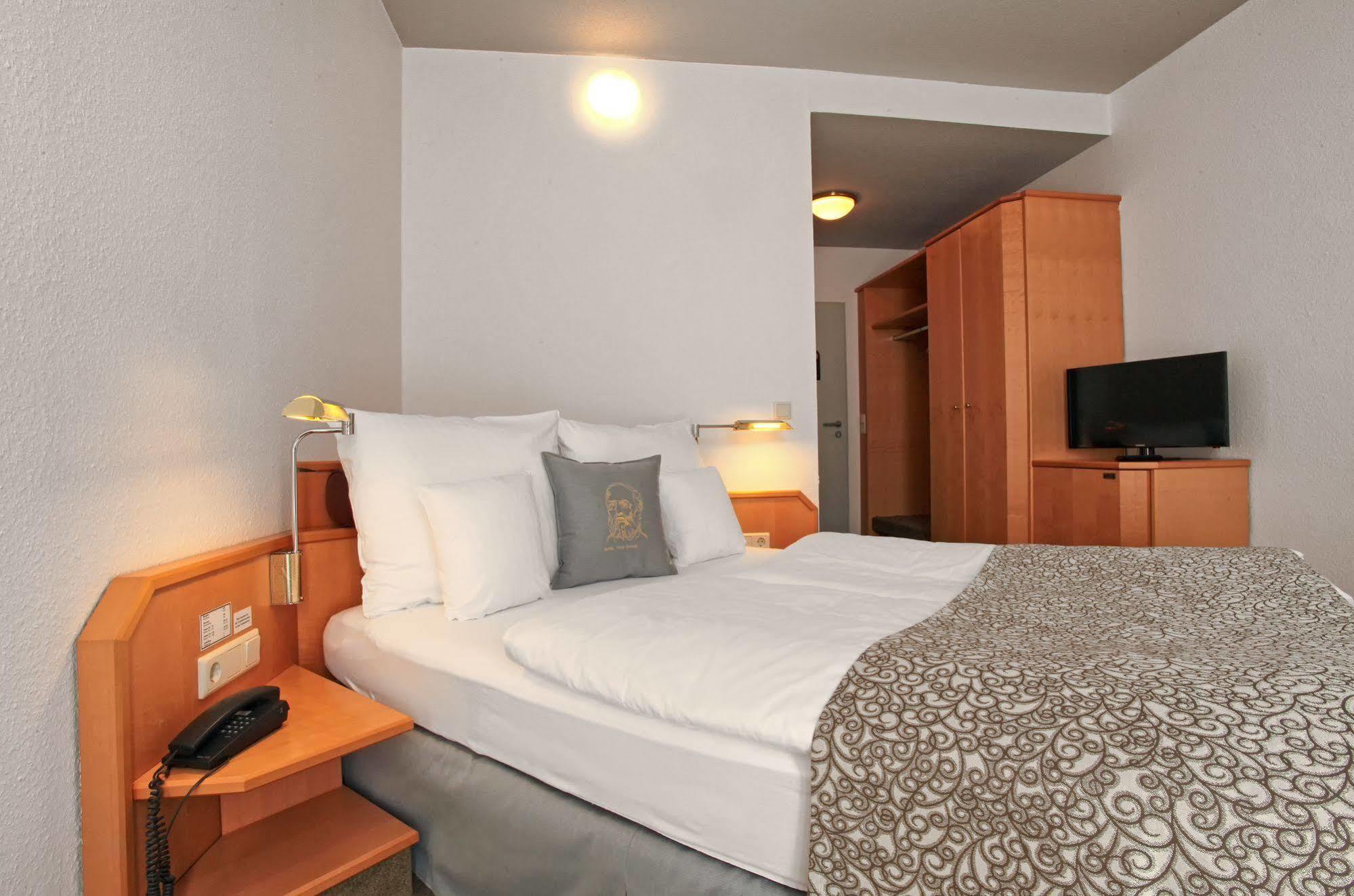 וזל Hotel Haus Duden מראה חיצוני תמונה